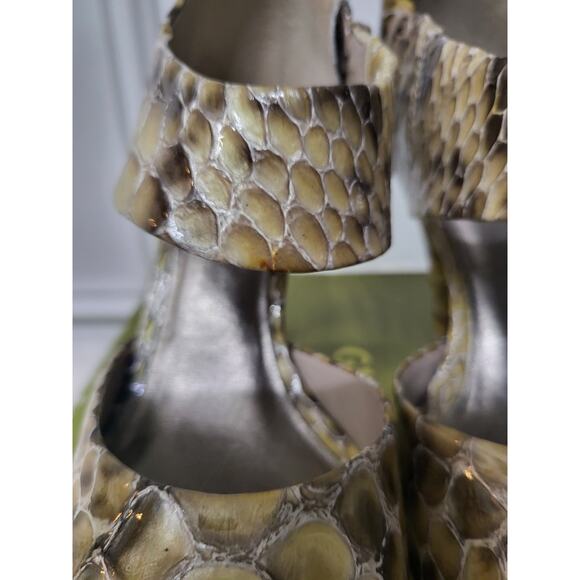 Gianni Bini Wynn 279 Snake Print Heels in Frosty Taupe - Size 7 - Picture 8 of 8